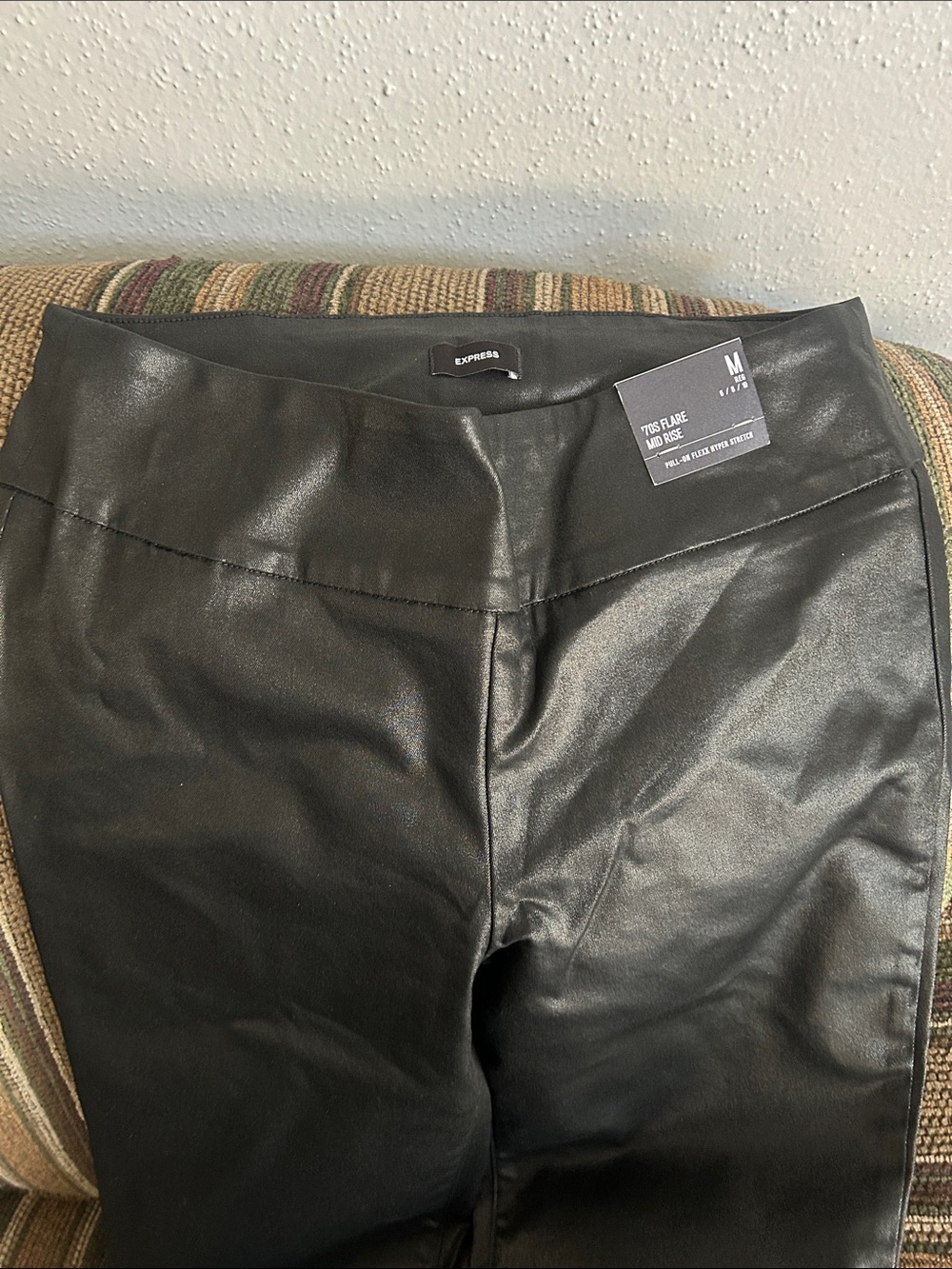 EXPRESS mid-Rise coated Leggings pull-on hyper stretch 70s flare